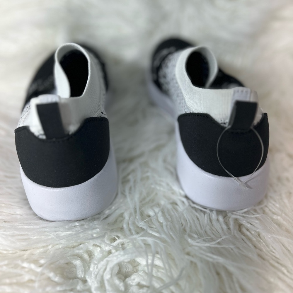 Women’s Nautica Tennis Shoe Size: 8.5 - Picture 2 of 5